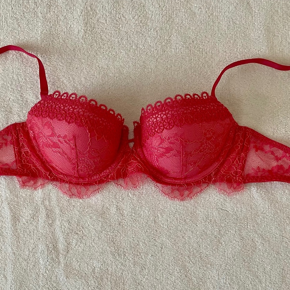 ***NEW*** Victorias Secret bra, Size 34B - Picture 4 of 4